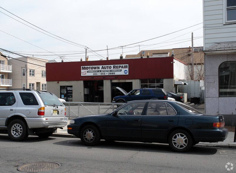 More Photos Of 346-348 Broadway, Bayonne Auto Repair For Sale