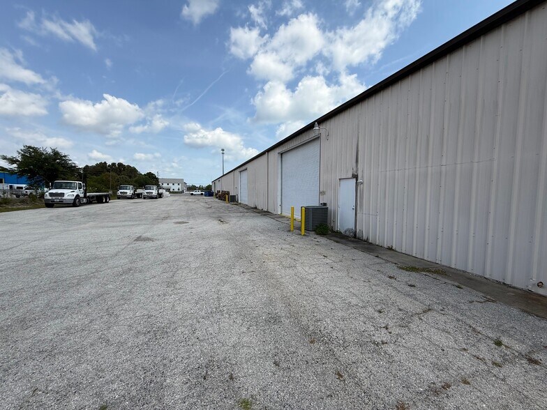 More Photos Of 2640 Kirby Cir NE, Palm Bay Warehouse For Lease