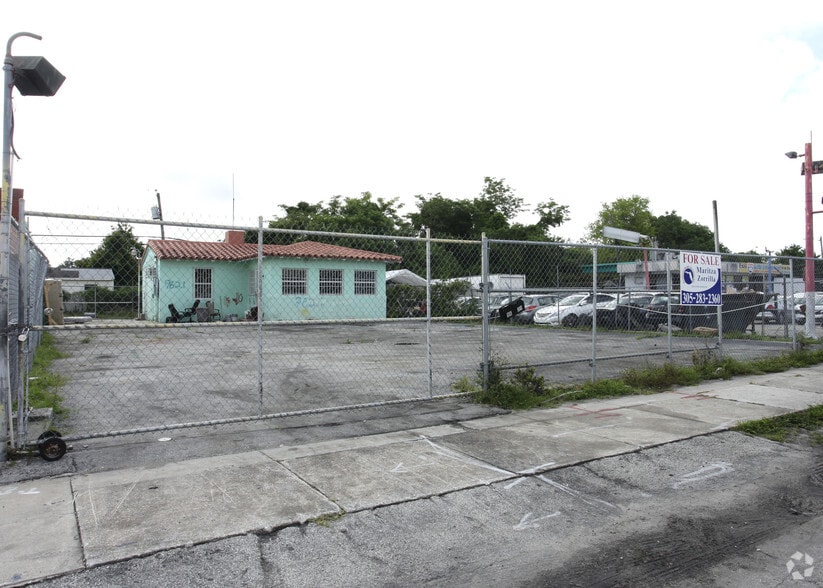 More Photos Of 9621 NW 27th Ave, Miami Office For Sale