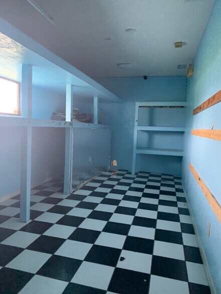 More Photos Of 4081 S Access Rd, Englewood Freestanding For Lease