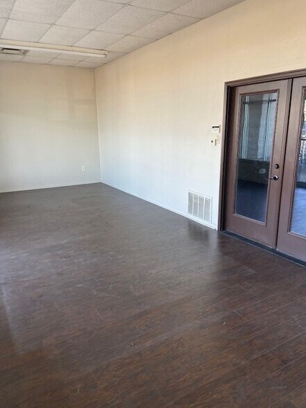 More Photos Of 6898-6922 Woodway Dr, Waco General Retail For Lease