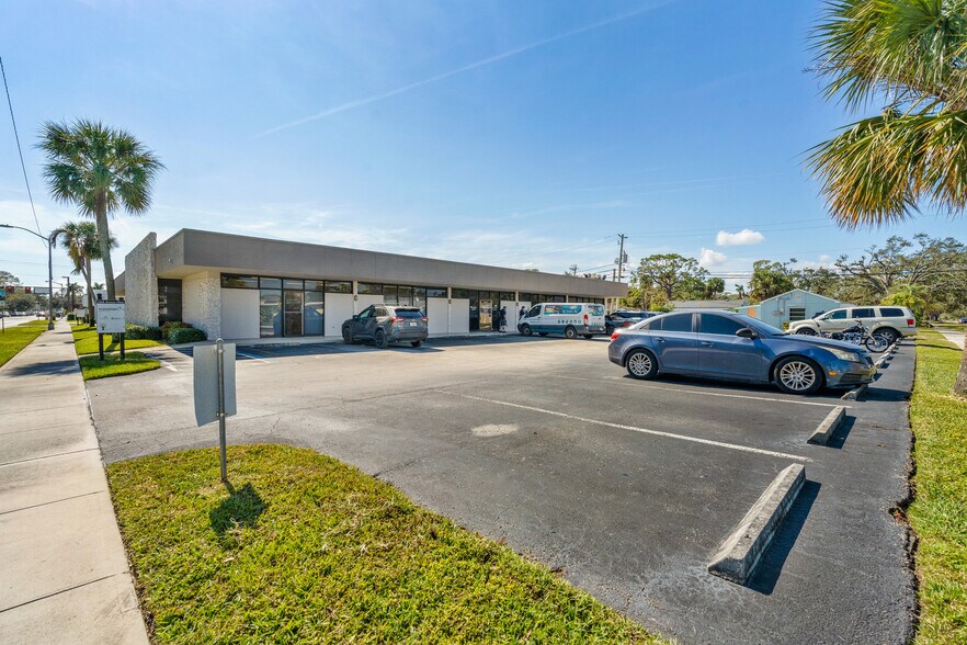 More Photos Of 2345 14th Ave, Vero Beach Medical For Sale
