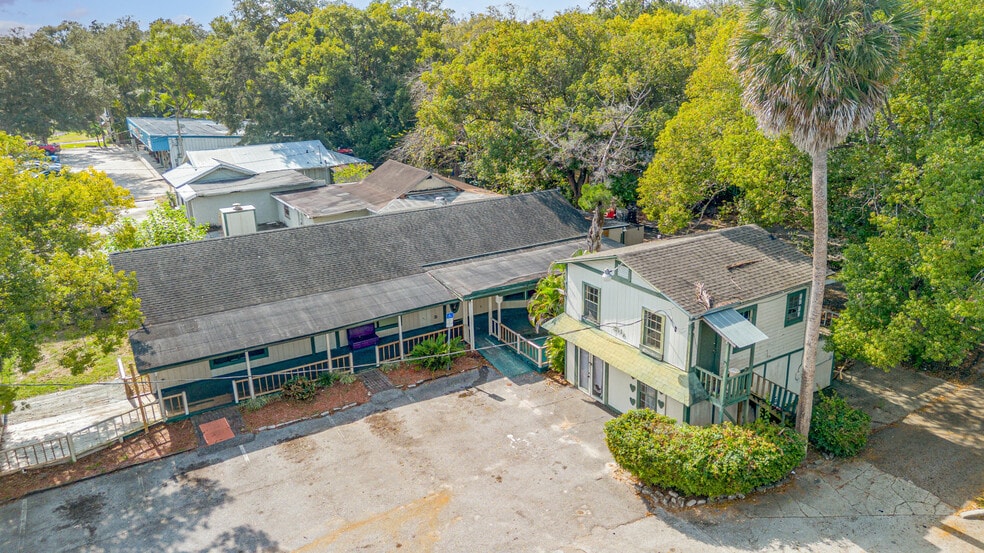 More Photos Of 2516 S Sanford Ave, Sanford Convenience Store For Sale