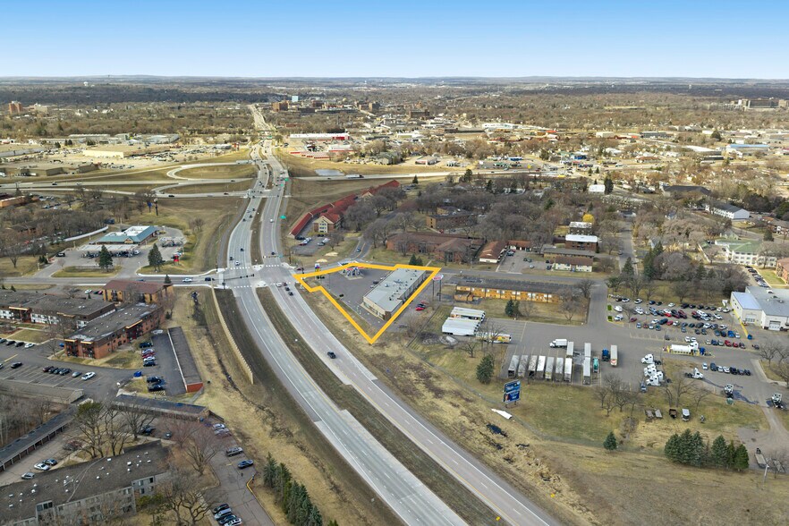 More Photos Of 16-56 14th Ave NE, Saint Cloud General Retail For Sale