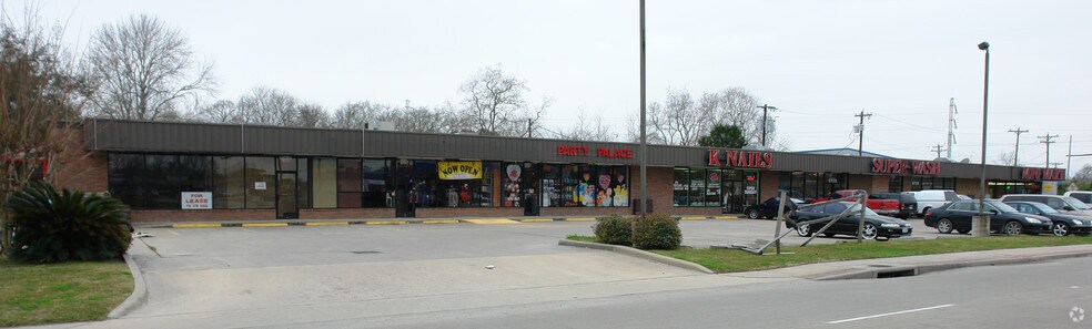More Photos Of 4210-4228 Fm-517, Dickinson Storefront For Lease