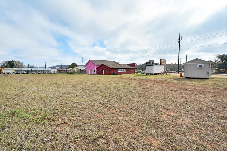 More Photos Of 1642 FM 2673, Canyon Lake Storefront Retail Office For Lease