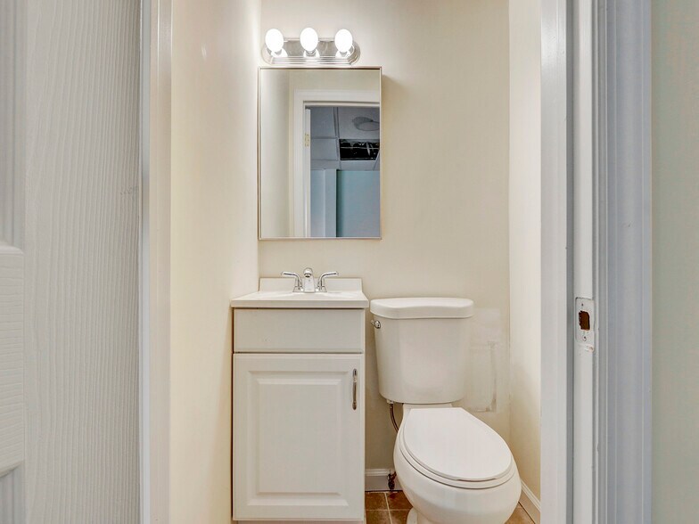 More Photos Of 1919 Deer Park Ave, Deer Park Office For Sale