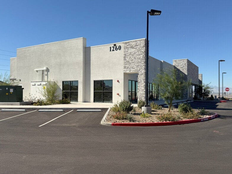 More Photos Of 1260 E Lake Mead Pkwy, Henderson Freestanding For Sale