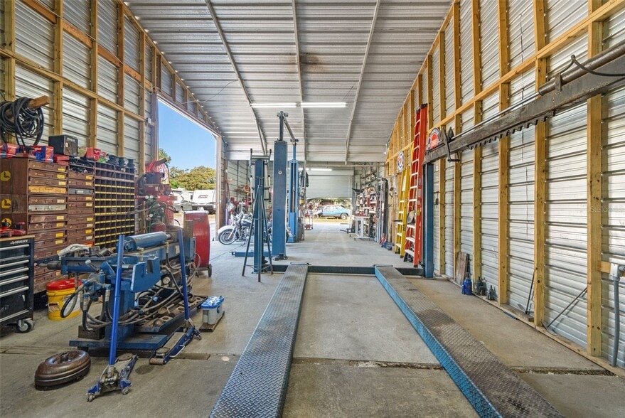 More Photos Of 9539 State Road 52, Hudson Flex For Sale