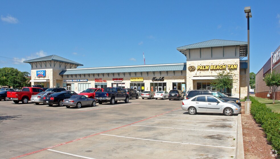More Photos Of 1664 S University Dr, Fort Worth General Retail For Lease
