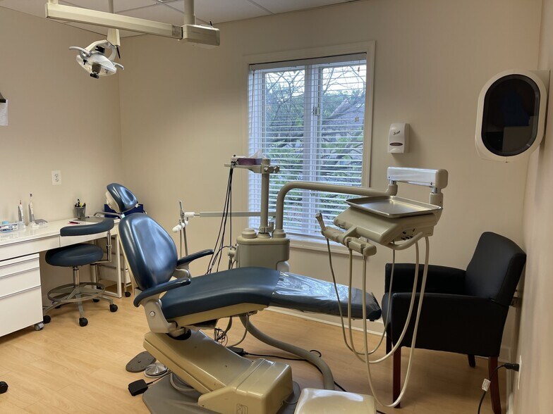 More Photos Of 16029-16059 Comprint Cir, Gaithersburg Medical For Lease