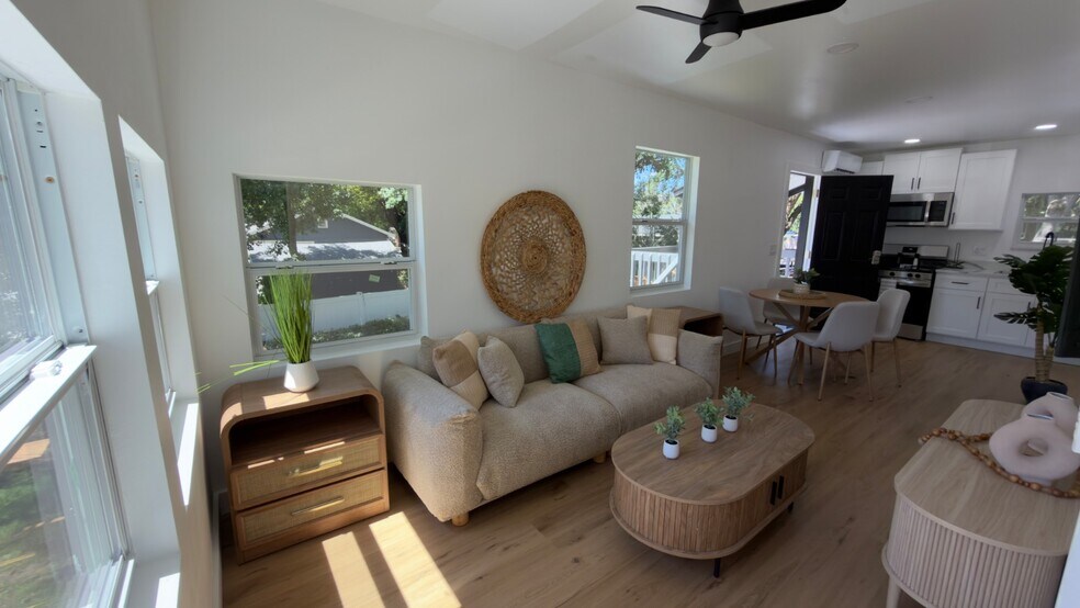 More Photos Of 1922 Hillcrest St, Orlando Office For Sale