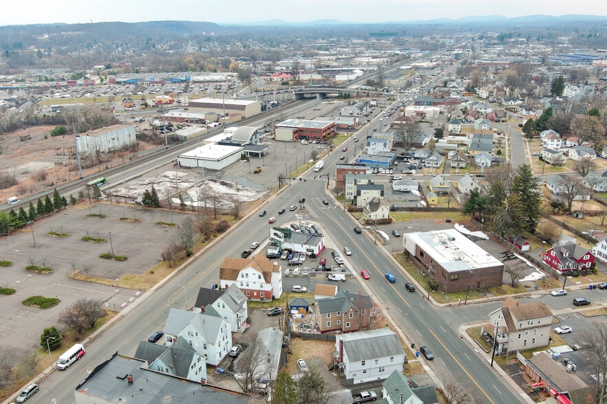 More Photos Of 385 New Park Ave, Hartford Auto Repair For Sale