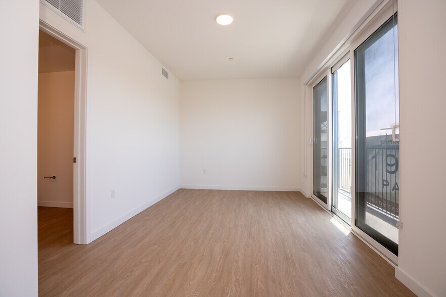 More Photos Of 1915 Park Avenue, Los Angeles Apartments For Sale