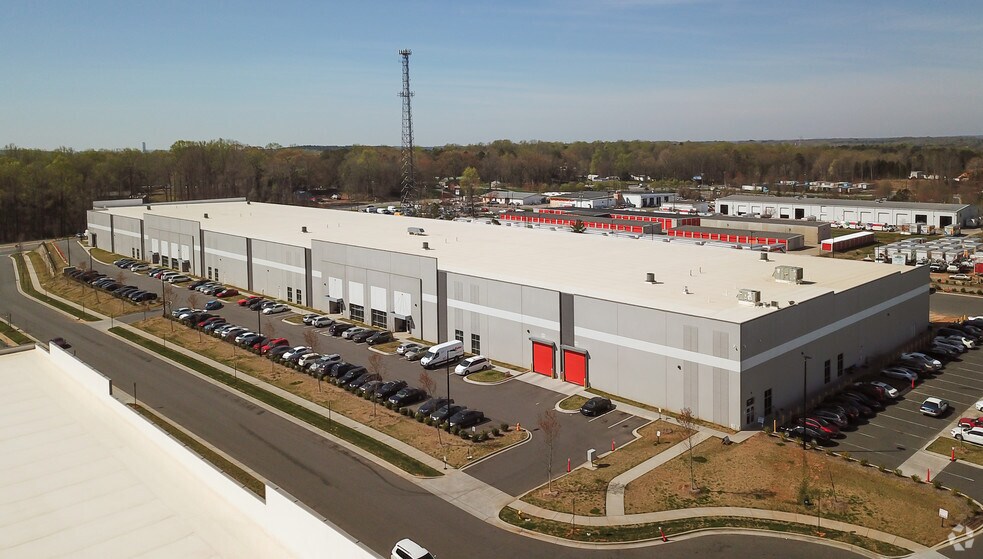 More Photos Of 3830 Parrott Dr, Charlotte Warehouse For Lease