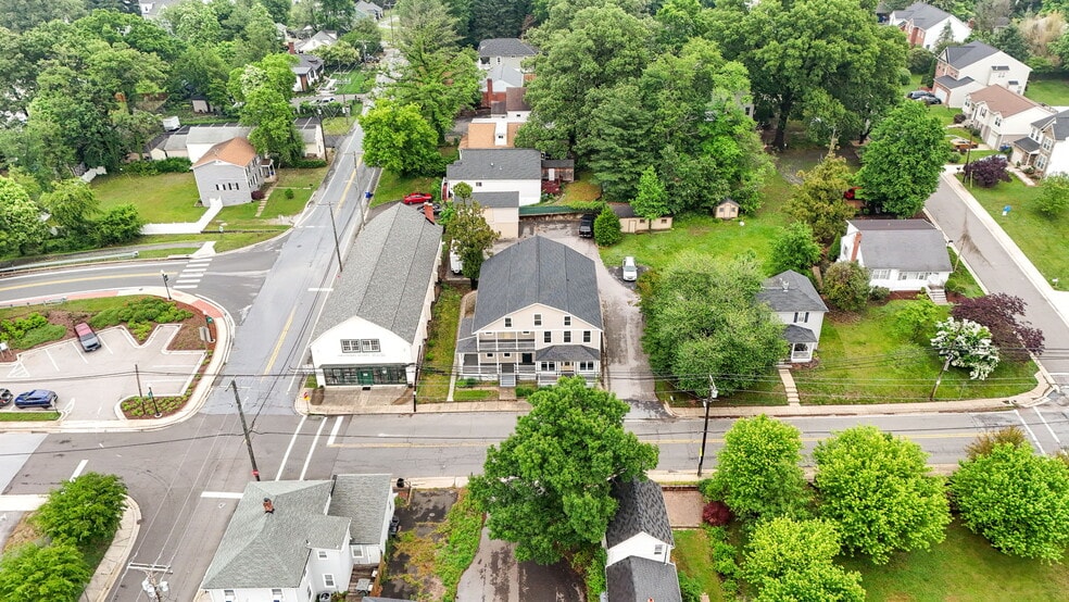 More Photos Of 8519 Chestnut Ave, Bowie Storefront For Sale
