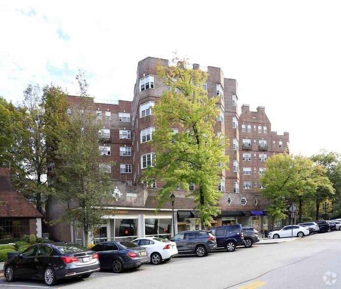 Primary Photo Of 2-24 Chase Rd, Scarsdale Apartments For Lease