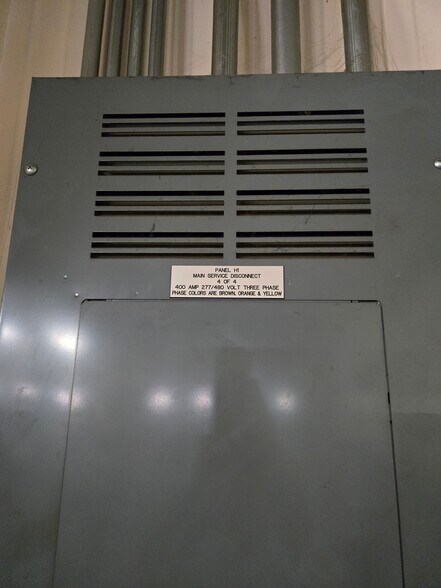 More Photos Of 2727 N 1st Ave, Fargo Warehouse For Sale