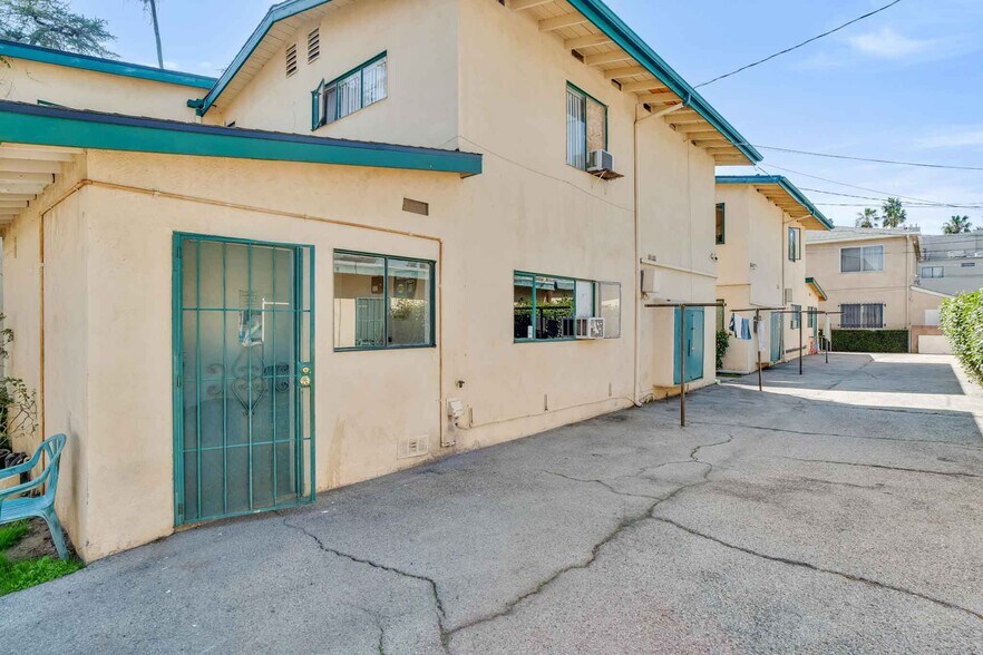 More Photos Of 15915-15919 Sherman Way, Van Nuys Apartments For Sale