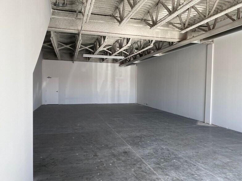 More Photos Of 16135-16157 142nd St, Edmonton Industrial For Sale
