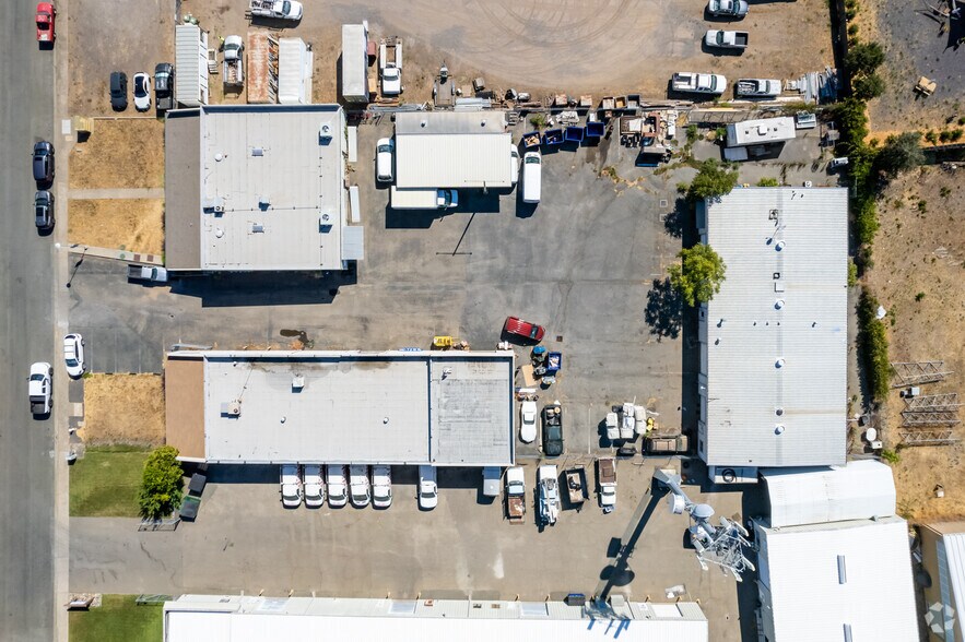 More Photos Of 2020 Industry Rd, Ukiah Warehouse For Sale