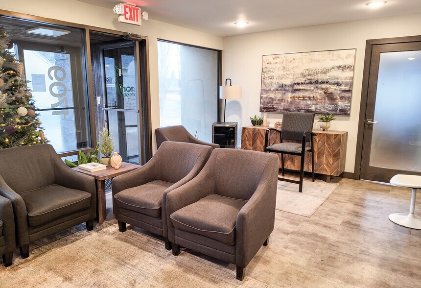 More Photos Of 1711 E 10th St, Sioux Falls Office For Sale