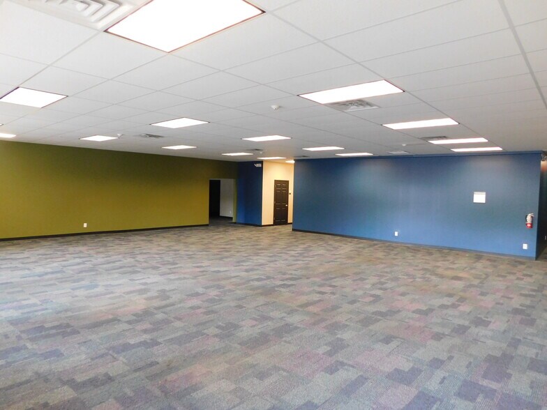 More Photos Of 875 Union St, Shelbyville Storefront Retail Office For Lease