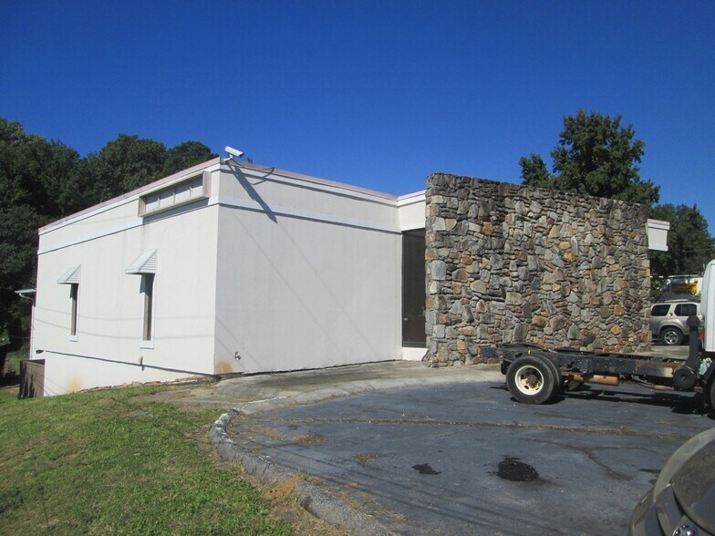 More Photos Of , Doraville General Retail For Sale