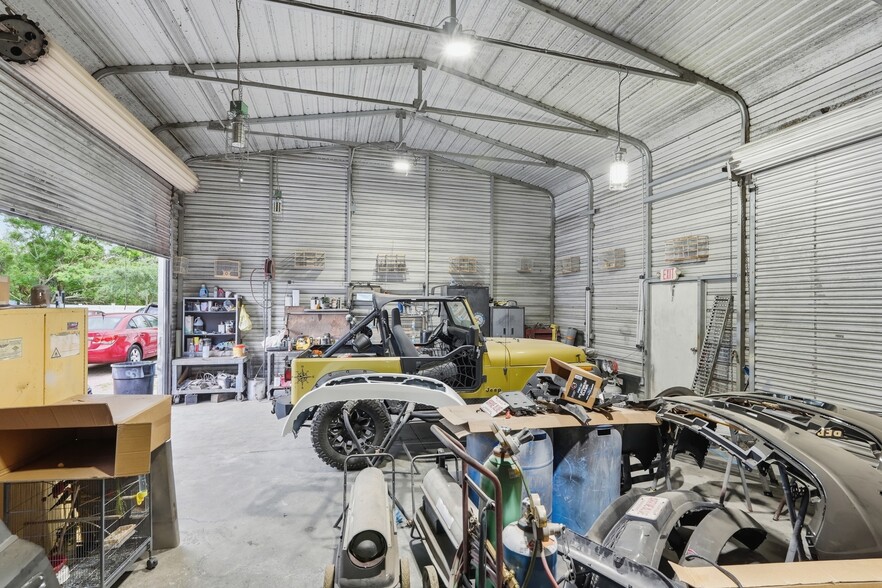 More Photos Of 6512 Old Cheney Hwy, Orlando Industrial For Sale