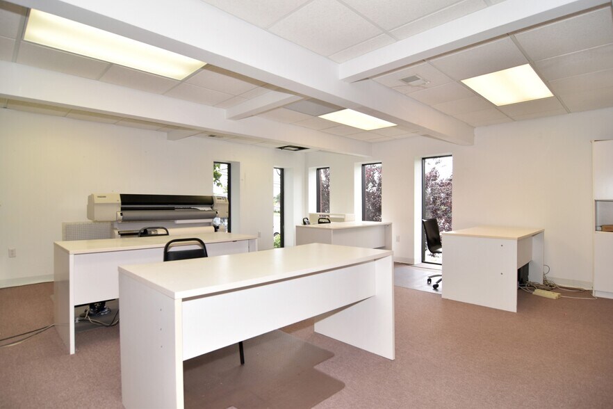 More Photos Of 546-550 Main Rd, Tiverton Medical For Lease