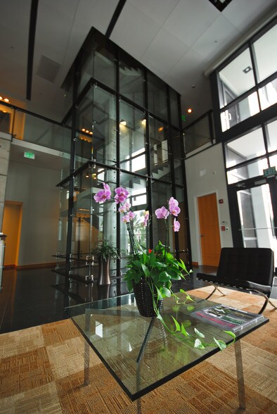 More Photos Of 3530 Kraft Rd, Naples Medical For Lease