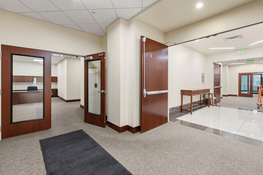 More Photos Of 180 N University Ave, Provo Office For Sale