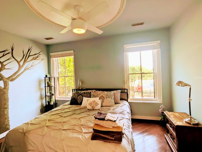 More Photos Of 215 W Clay St, Richmond Office Residential For Sale