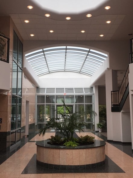 More Photos Of 195 Route 9 S, Manalapan Township Office For Lease