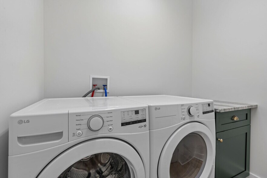 More Photos Of 122 Highlands View Rd, Highlands Specialty For Sale