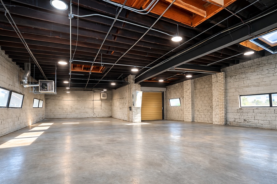 More Photos Of 1794 E 49th St, Brooklyn Auto Repair For Sale