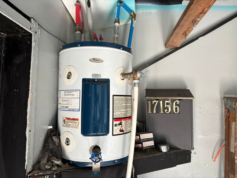 More Photos Of 17156 E Warren Ave, Detroit Storefront For Sale