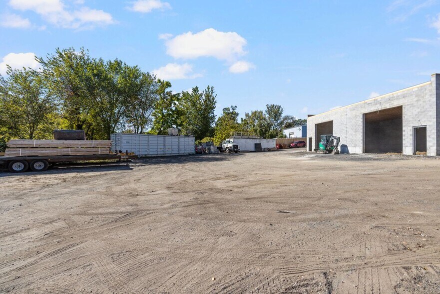 More Photos Of 30 Starr St, Johnston Warehouse For Lease