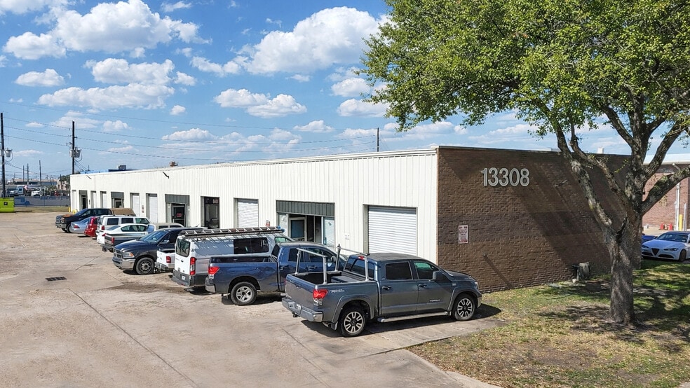 Primary Photo Of 13308 Redfish Ln, Stafford Warehouse For Lease