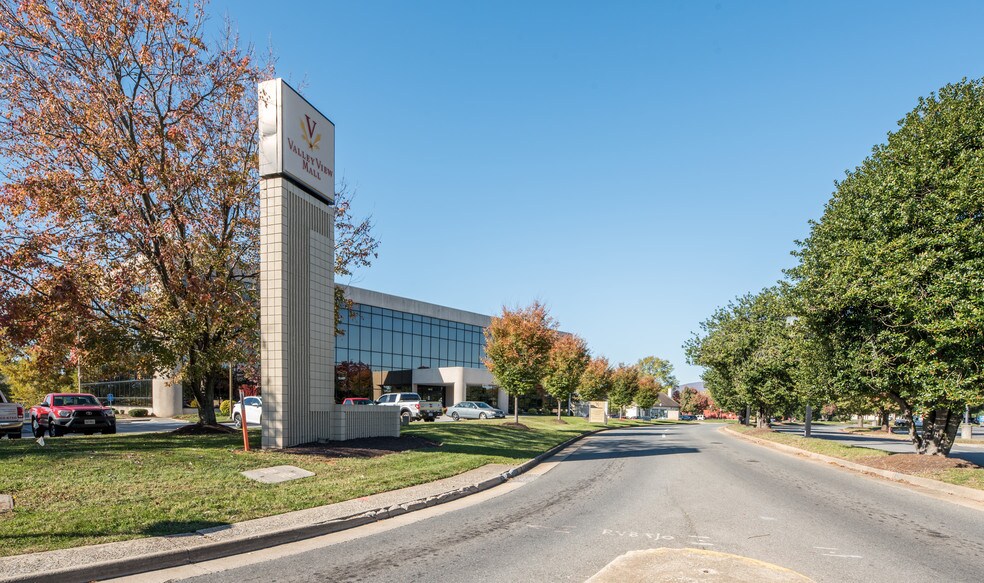 More Photos Of 4910 Valley View Blvd, Roanoke Medical For Sale