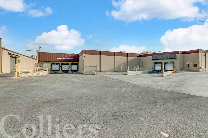 More Photos Of 11193 W Emerald St, Boise Distribution For Lease