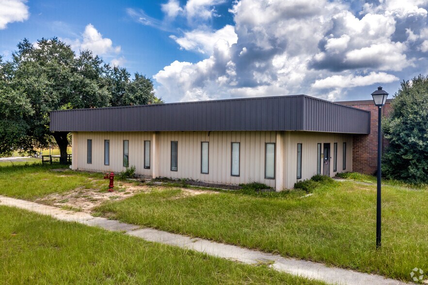 More Photos Of 938 Thunderbolt Rd, Walterboro Warehouse For Lease