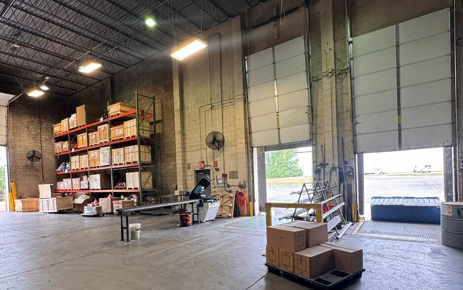 More Photos Of 4665 Interstate Dr, Cincinnati Warehouse For Sale