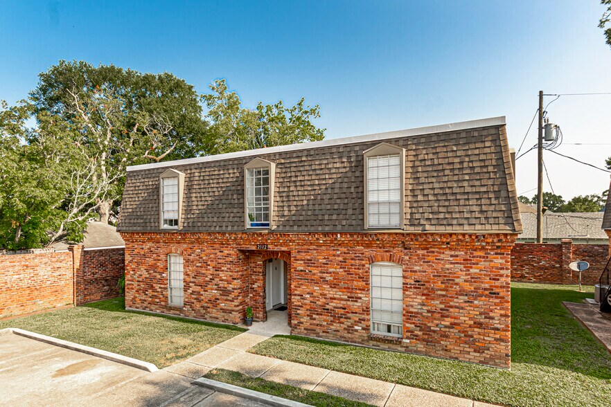 More Photos Of 901 Saint Rose Ave, Baton Rouge Apartments For Sale