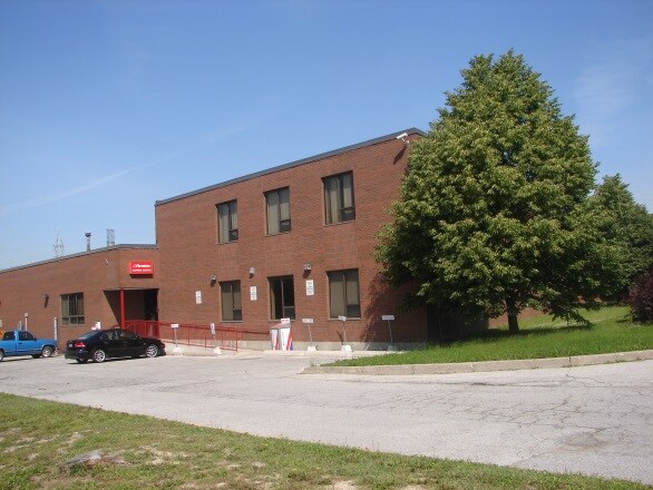 More Photos Of 1100 Arrow Rd, Toronto Distribution For Lease