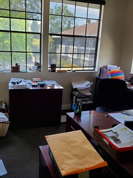 More Photos Of 940 W 17th St, Santa Ana Unknown For Lease
