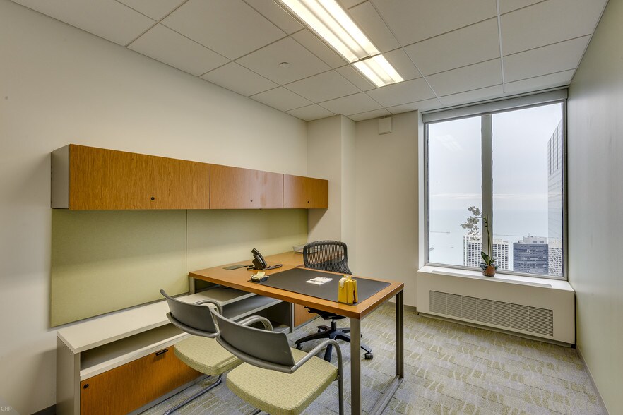 More Photos Of 200 E Randolph St, Chicago Office For Lease
