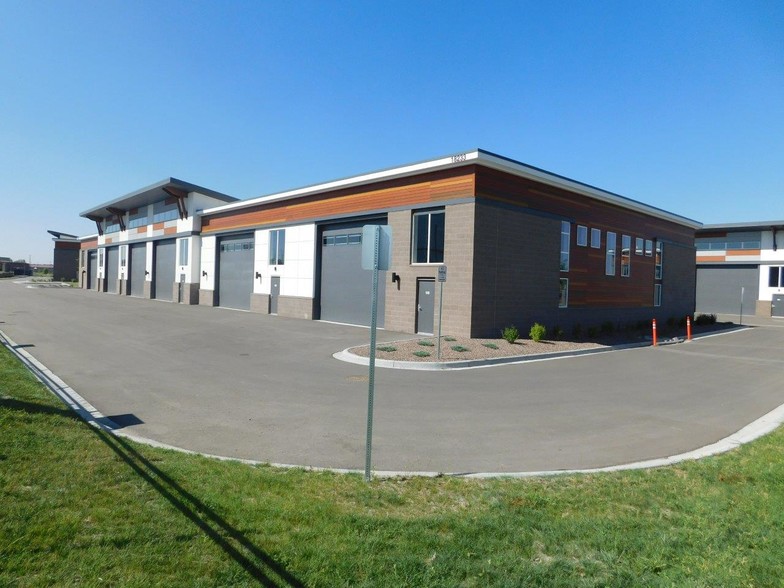 More Photos Of 18133 Lincoln Meadows Pky, Parker Self Storage For Lease