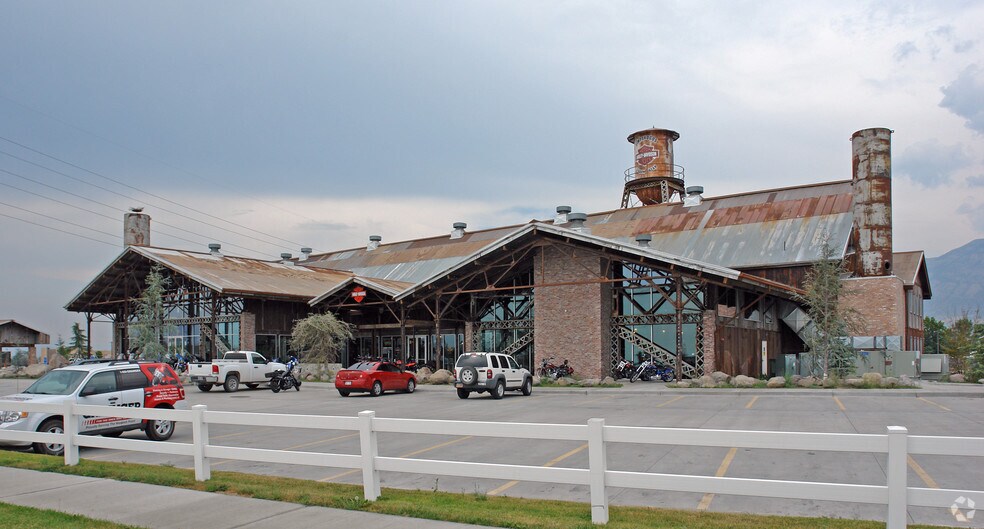 More Photos Of 555 S Geneva Rd, Lindon Freestanding For Sale