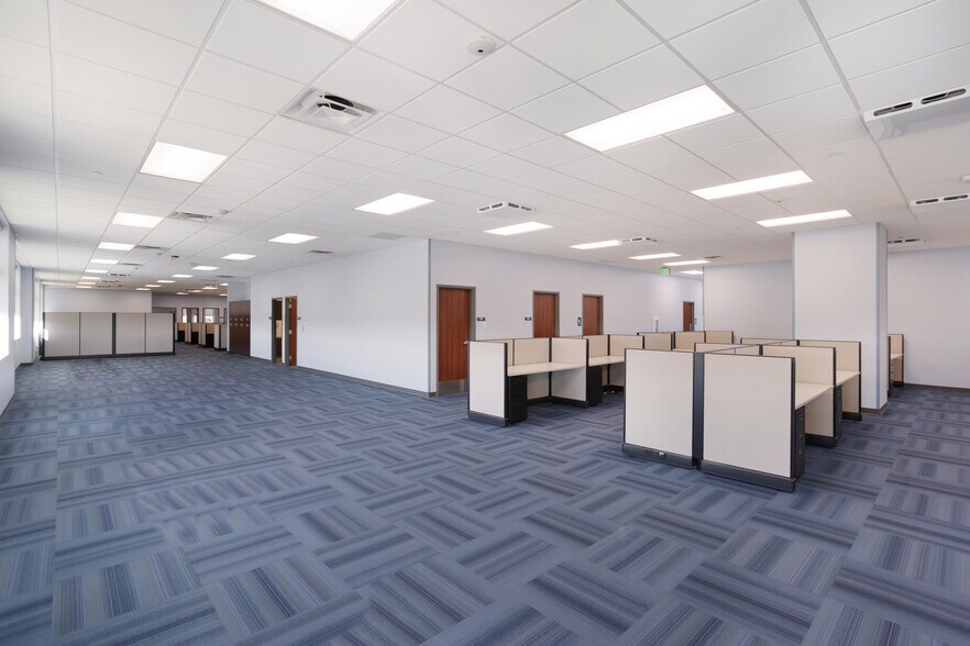 More Photos Of 4200 Mapleshade Ln, Plano Office For Sale